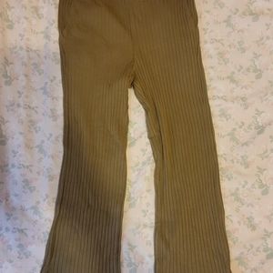 Uniqlo kids ribbed long pants,size 5-6,khaki color